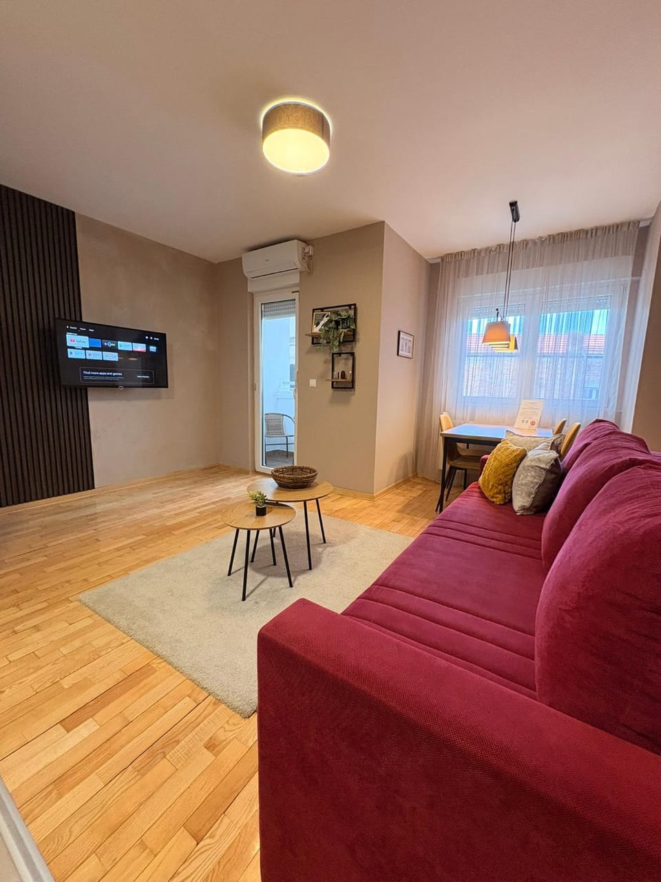 Communal lounge/ TV room, TV and multimedia, Living room, Seating area, Evening entertainment