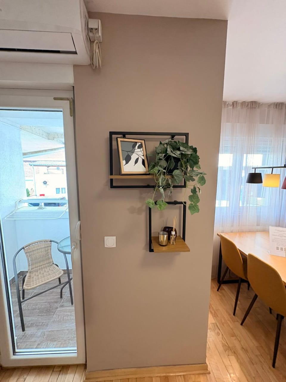 TV and multimedia, Kitchen or kitchenette, Dining area