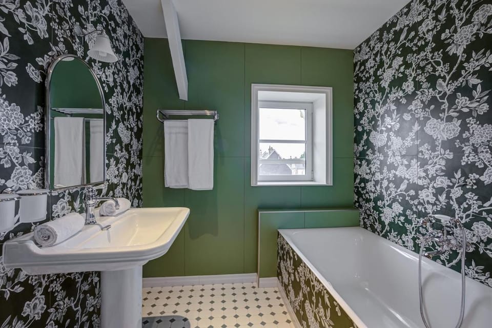 Bathroom, Bath