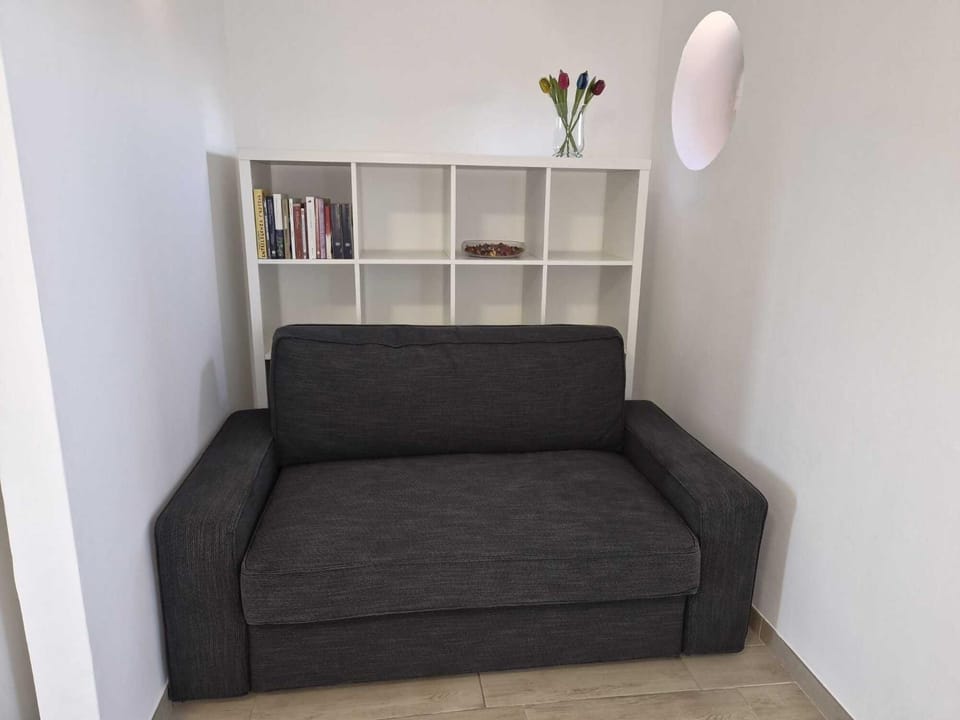 Bed, Day, Living room, Time of day
