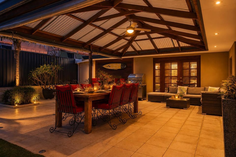 Twin Palms House in Perth