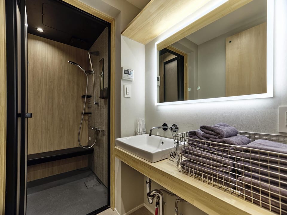 Shower, Bathroom, towels