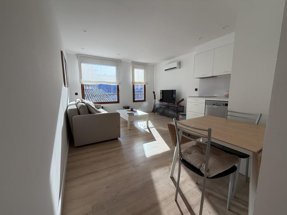 Apartamentos_Lovely_Rooms_Vic Apartment in Catalonia