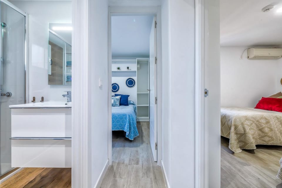 Shower, Bed, Bathroom, Photo of the whole room, Bedroom, wardrobe, air conditioner
