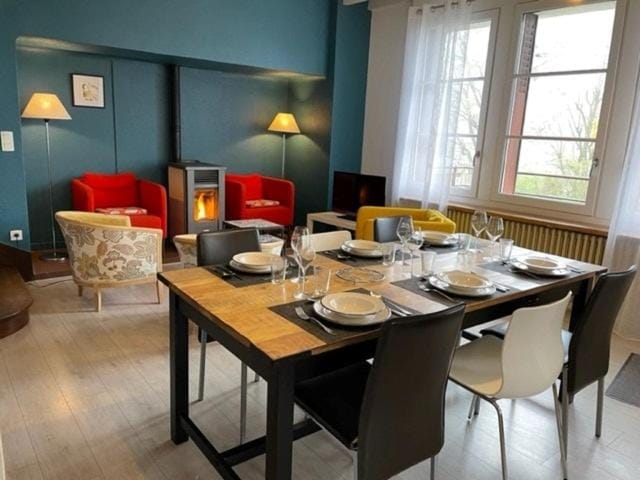 Living room, Dining area