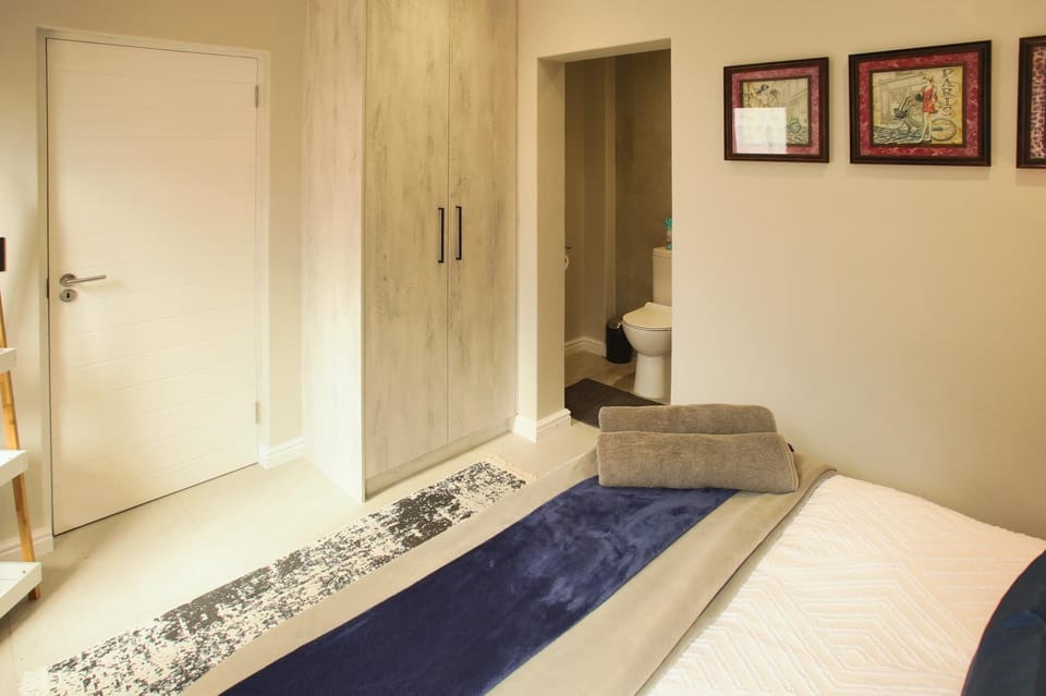 Toilet, Bed, Bedroom
