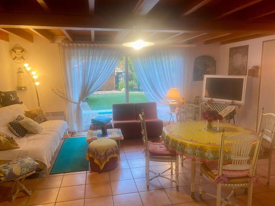 Au Petit Bonheur House in Hauts-de-France