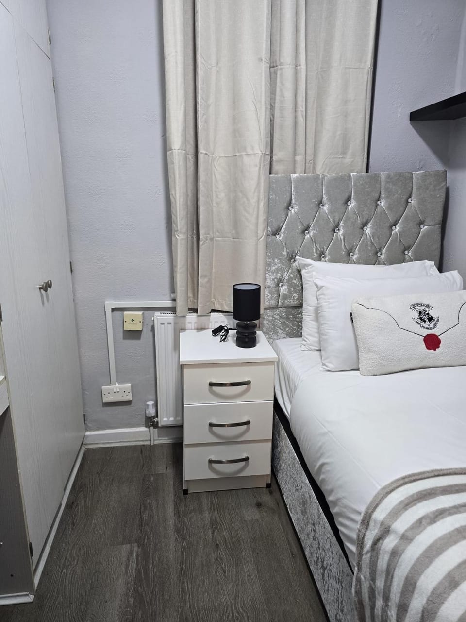 Bed, Photo of the whole room, Bedroom, wardrobe