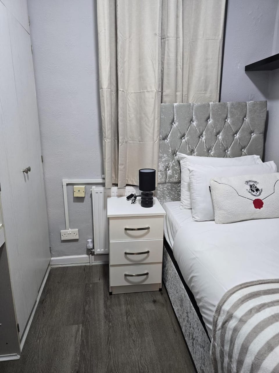Bed, Photo of the whole room, Bedroom, wardrobe