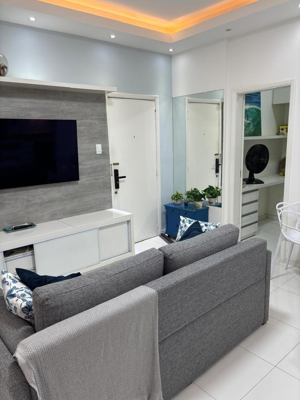 Apartment 2-Bedroom Oceanfront Copacabana Apartment in Rio de Janeiro