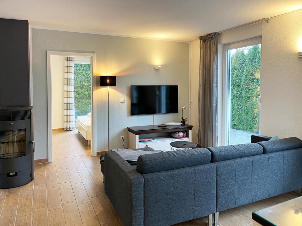 "Schilfhaus Garten" Unter den Kiefern 61 EG Apartment in Röbel