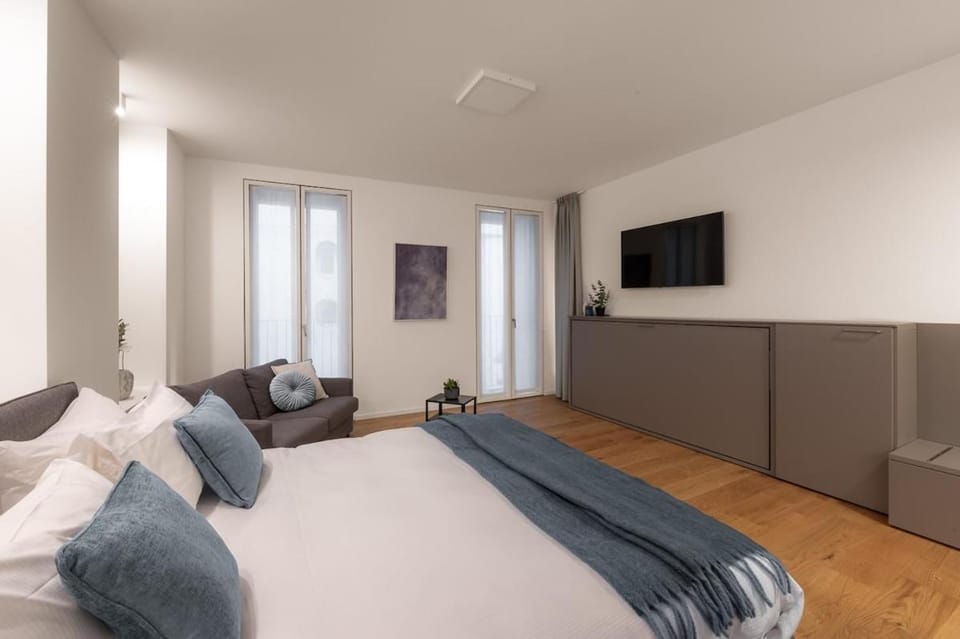 The Golden Studio by Aura Luxury Collection Apartment in Como