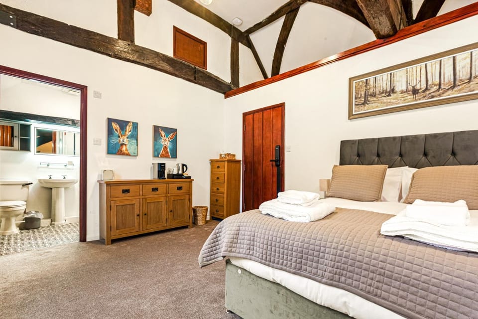 The George Inn Hotel in Wycombe District