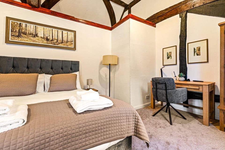 The George Inn Hotel in Wycombe District
