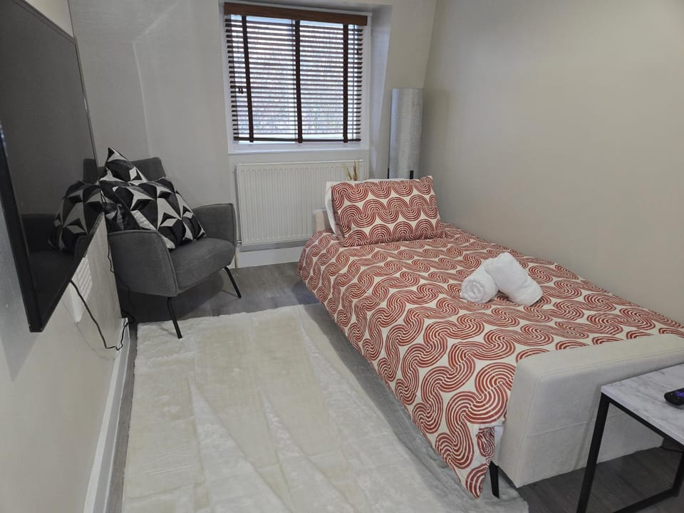 Hackney Roof top Hide Away Apartment in London Borough of Islington