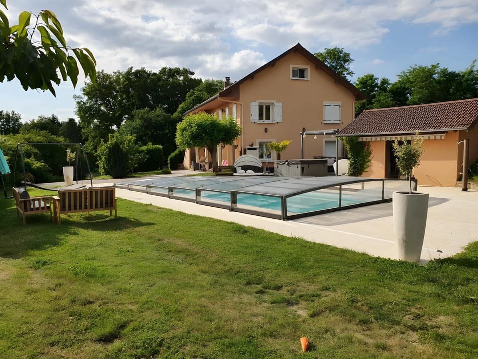 Property building, Living room