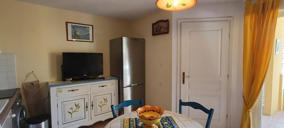 Apartment with terrace and views of the port Apartment in Fréjus
