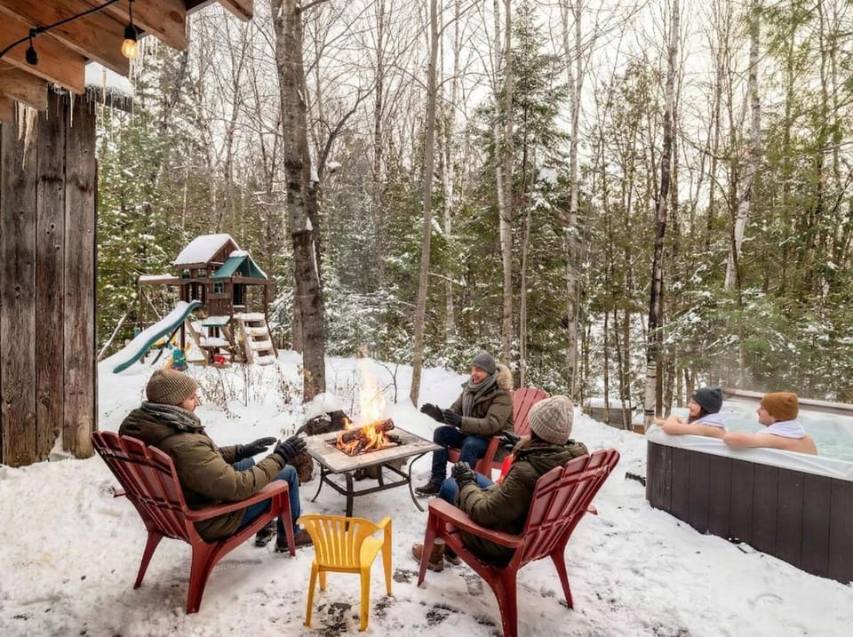Chalet Vintage with Private SPA & Sauna on the Lakeside Chalet in Ontario