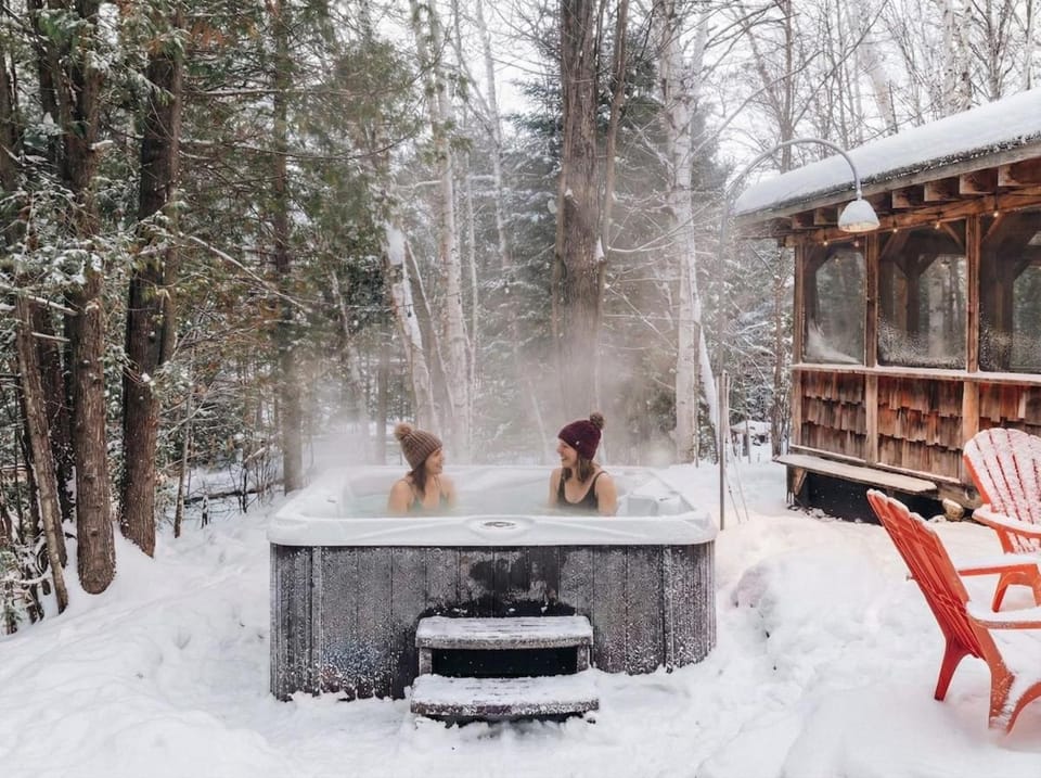 Chalet Vintage with Private SPA & Sauna on the Lakeside Chalet in Ontario