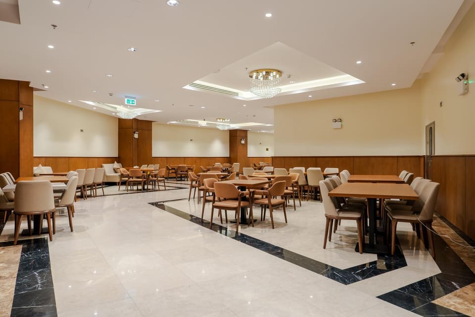 Restaurant/places to eat, Seating area