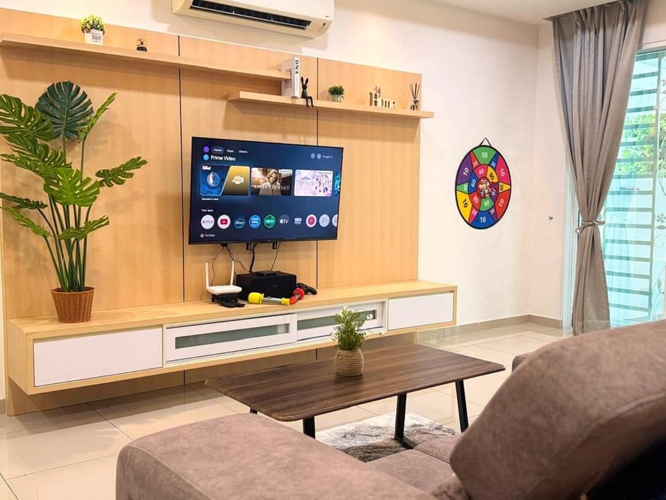 TV and multimedia, Living room, Seating area, air conditioner