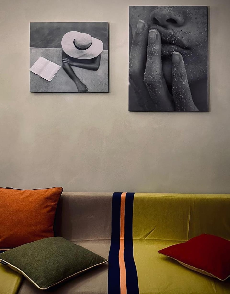 Living room, Decorative detail, Seating area
