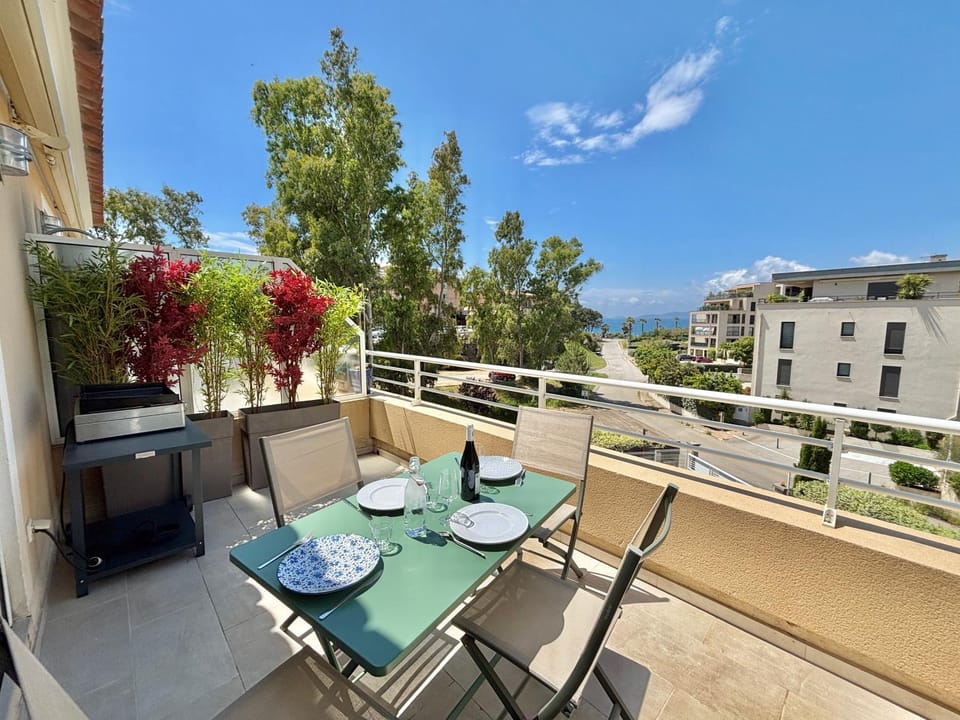 View (from property/room), Balcony/Terrace