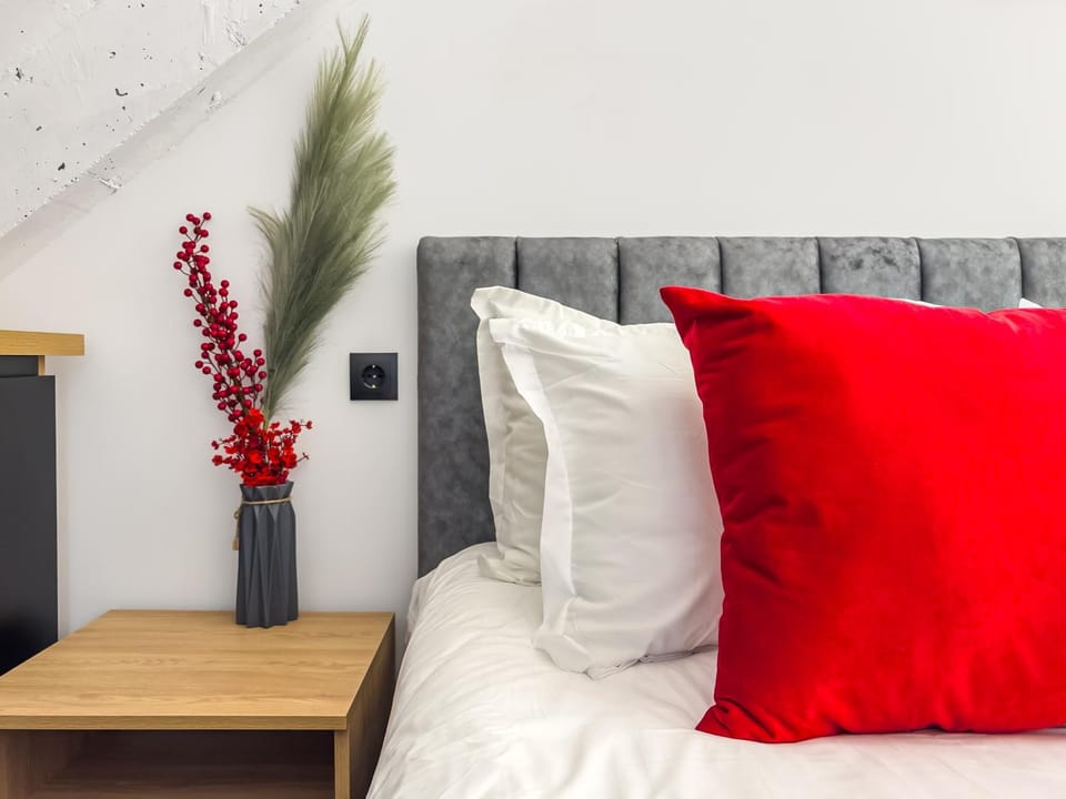 Bed, Photo of the whole room, Bedroom