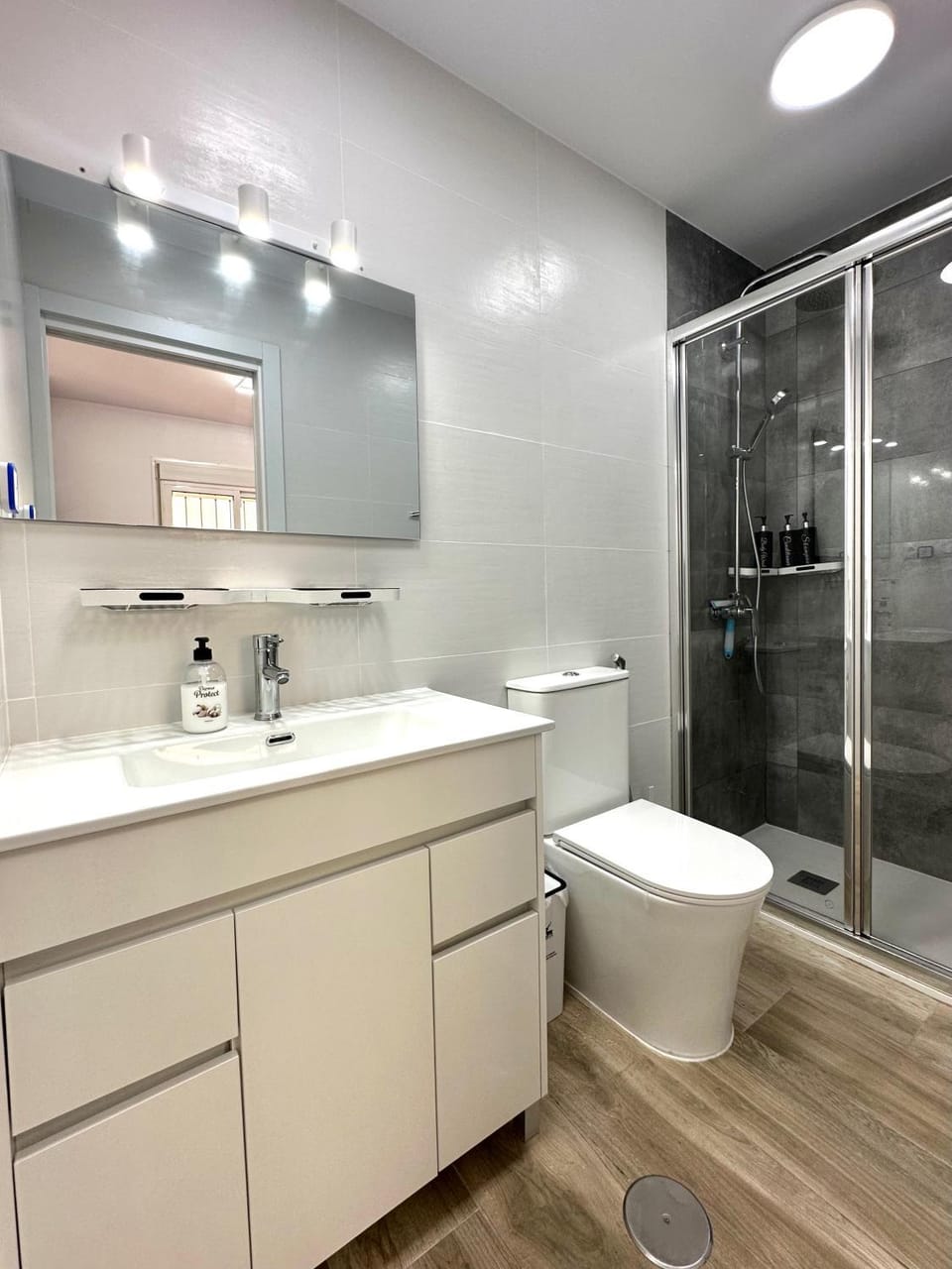 Shower, Toilet, Bathroom