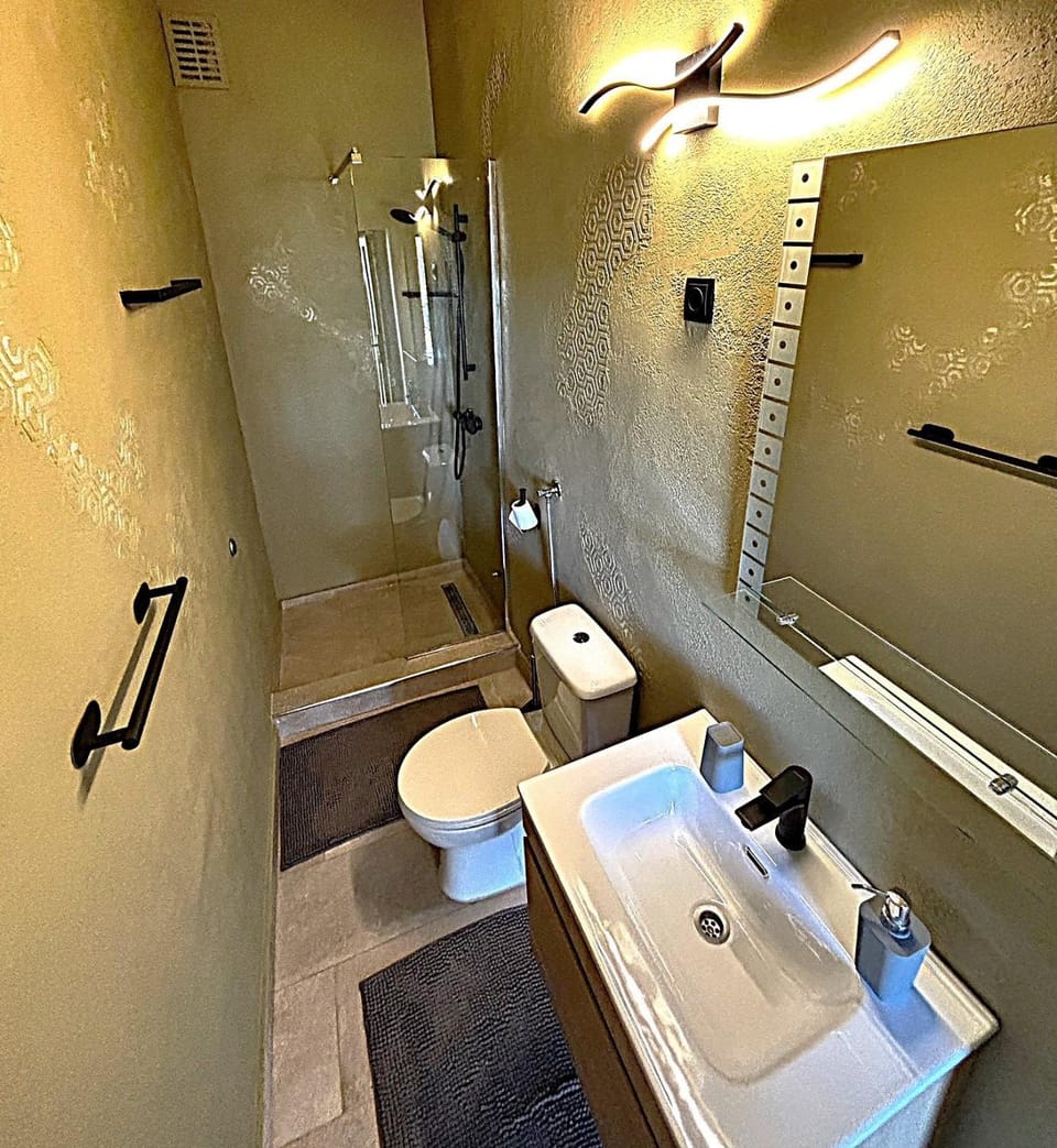 Shower, Bathroom