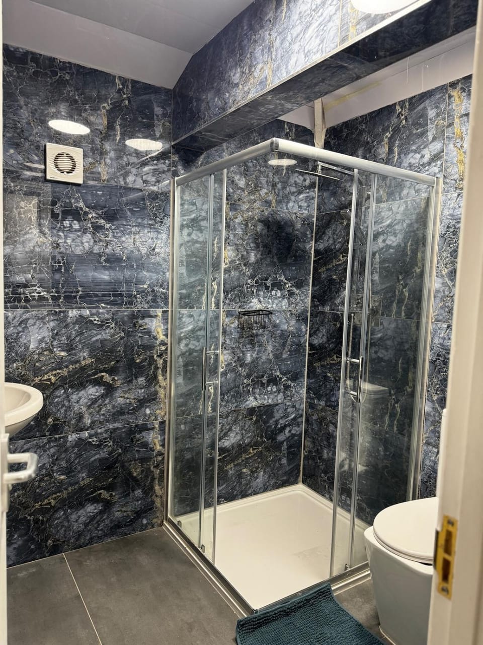3 bedroom Home in Nottingham Apartment in Nottingham