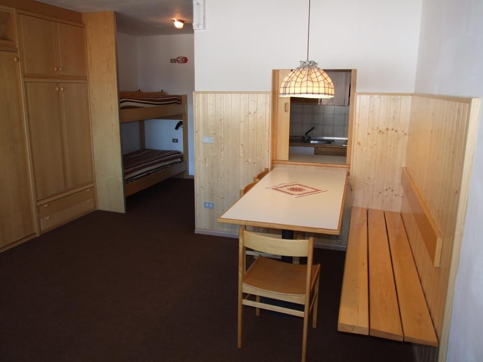 Photo of the whole room, Dining area, bunk bed, Family