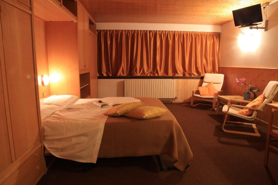 Living room, Bedroom