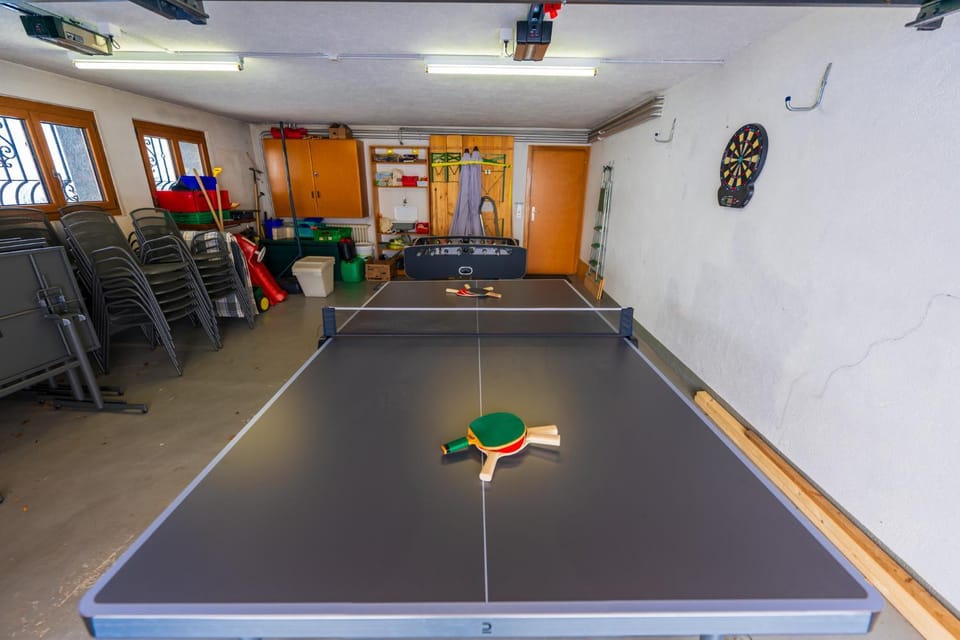 Darts, Game Room, Table tennis