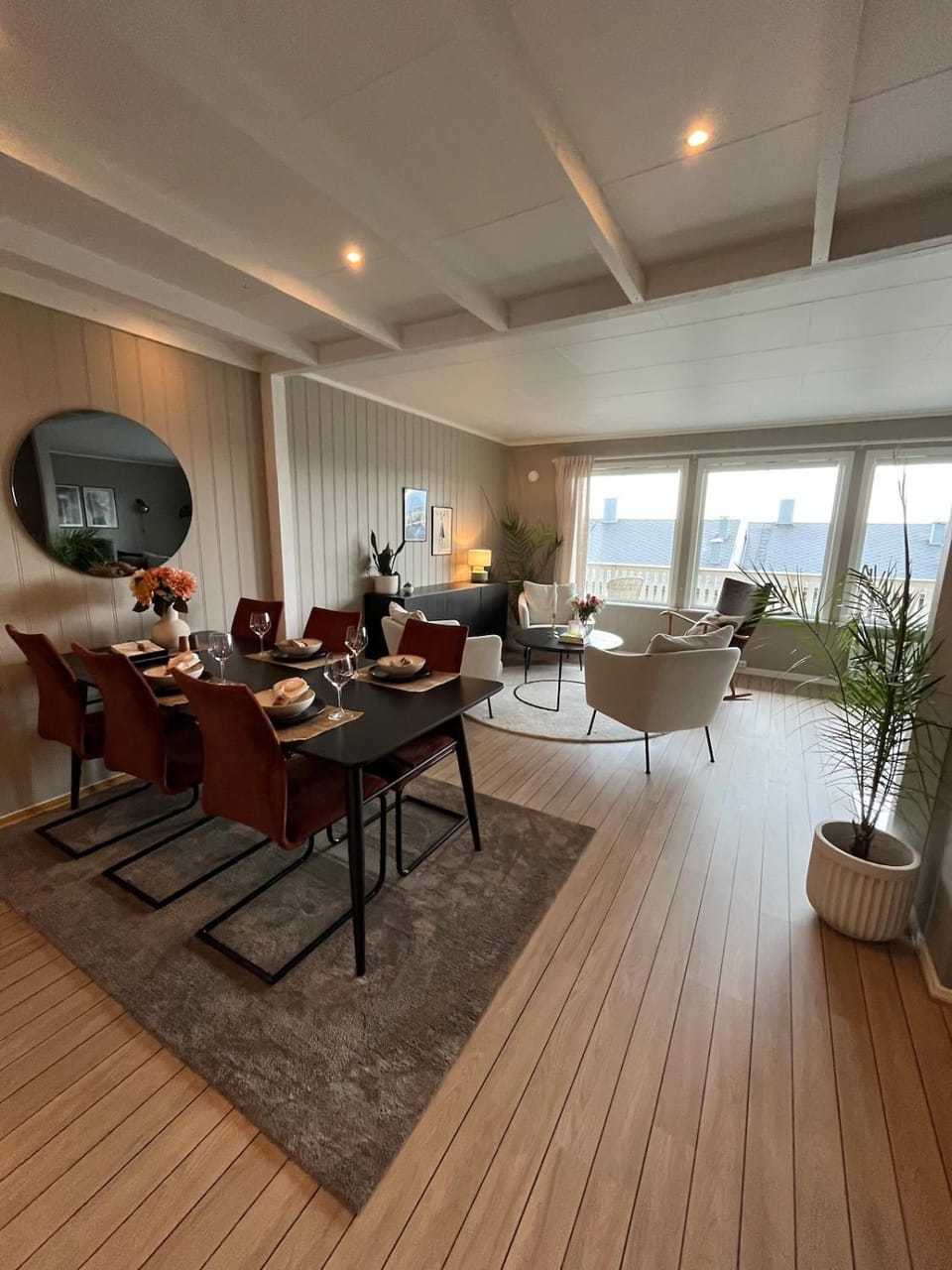 Living room, Dining area