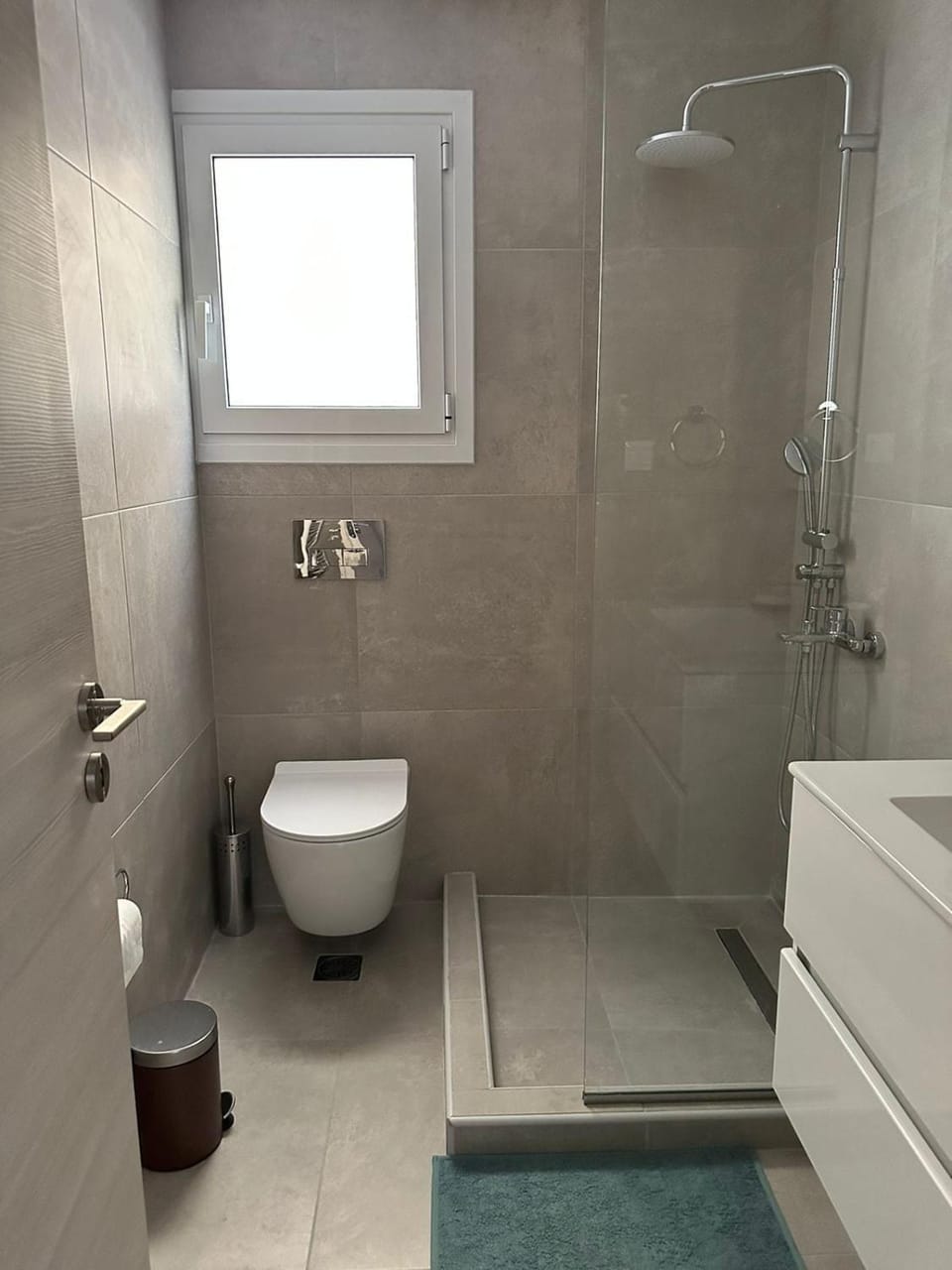 Spacious sunlit 3bd flat,2 bathroom best location! Apartment in Athens