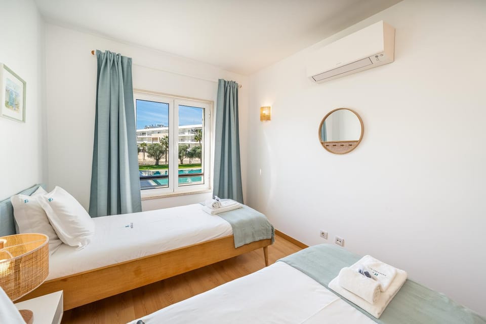 Bed, Bedroom, towels, air conditioner