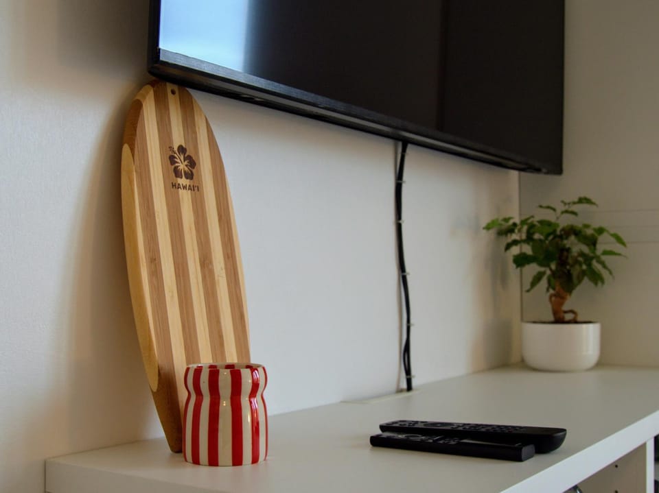 Communal lounge/ TV room, TV and multimedia, furniture