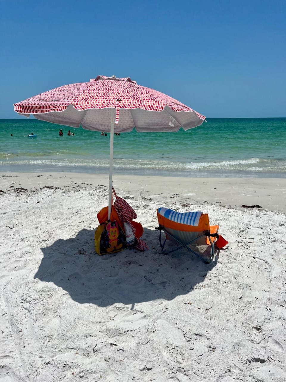 Steps to Beach-Heated Pool-Dock & Putting Green Apartment in Indian Shores