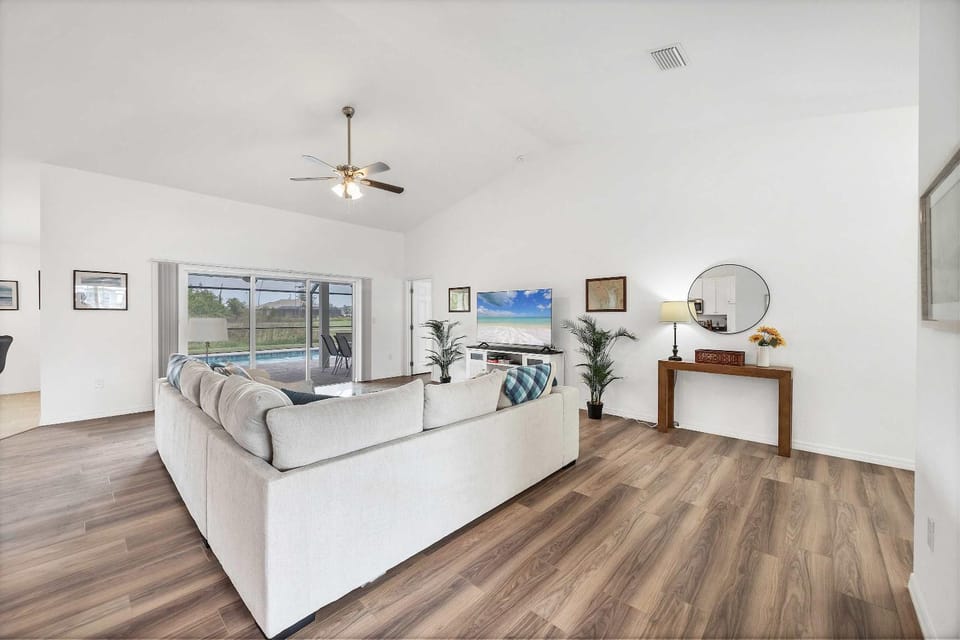 Navigate Stays Rotonda West New-Build Pool Retreat House in Rotonda West