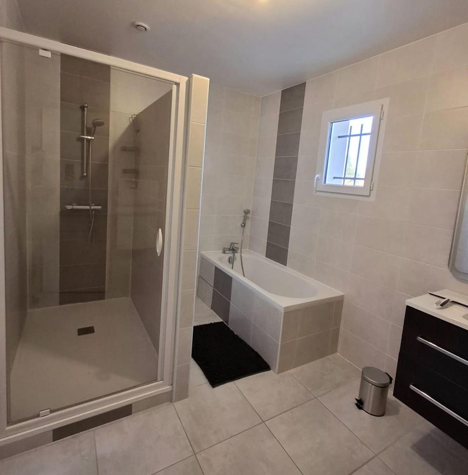 Shower, Bathroom, Bath