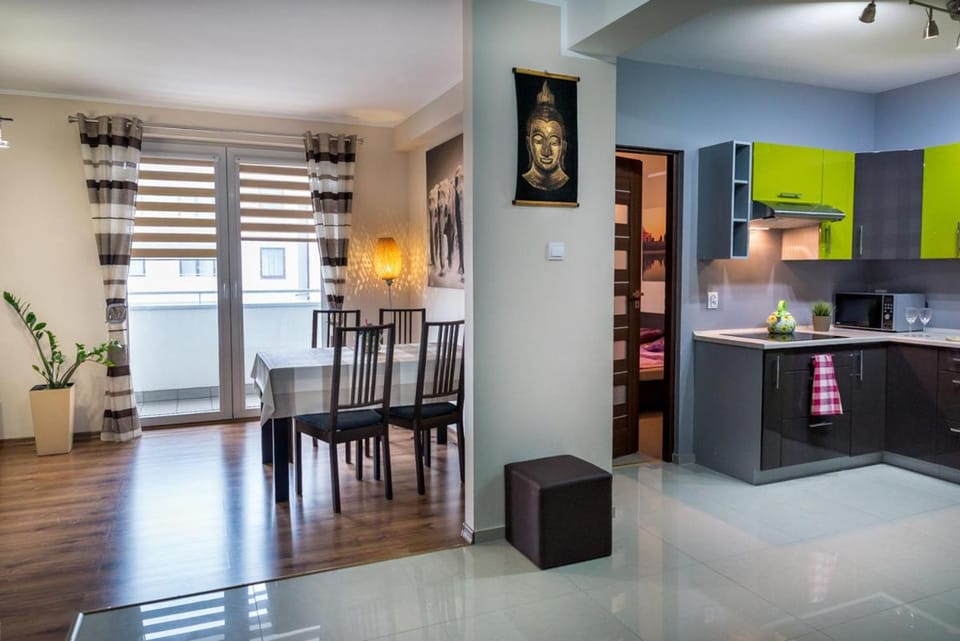 Kitchen or kitchenette, Dining area, oven, pet friendly, stove