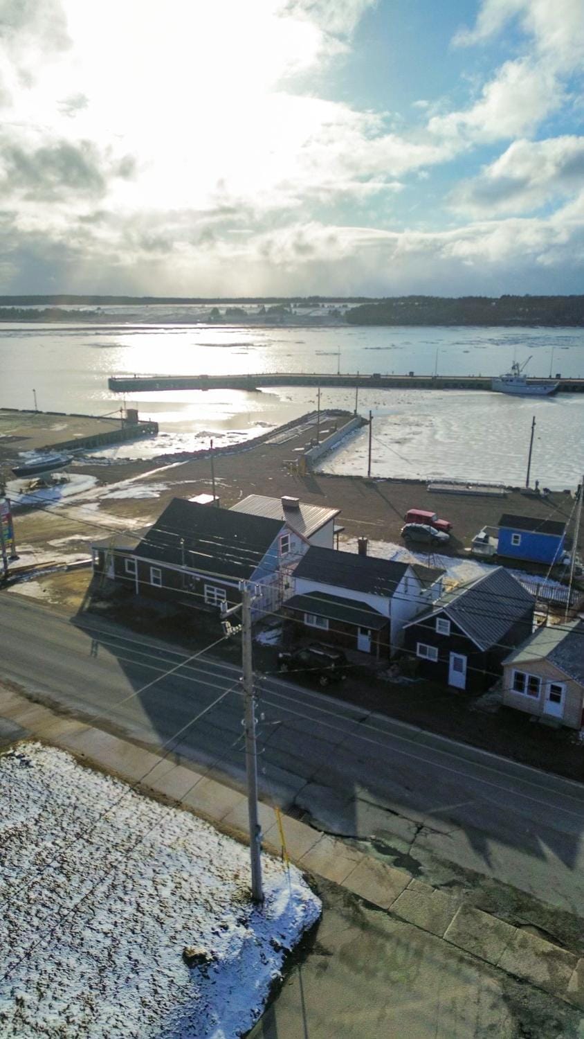Residence Bourgeois - waterfront property in the heart of Cheticamp House in Nova Scotia