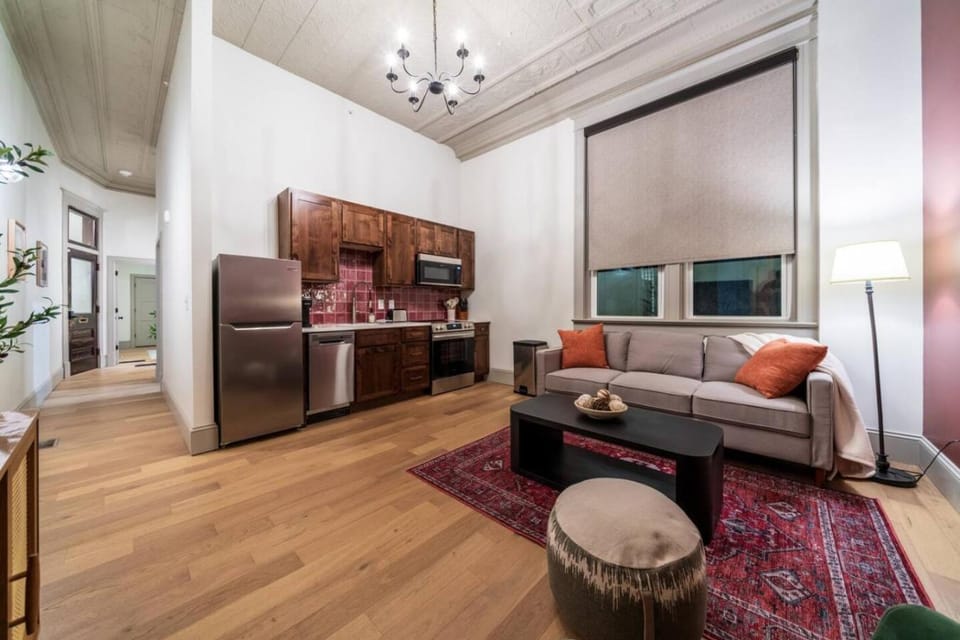 Scarlet Suite Apartment in Ozark Mountains