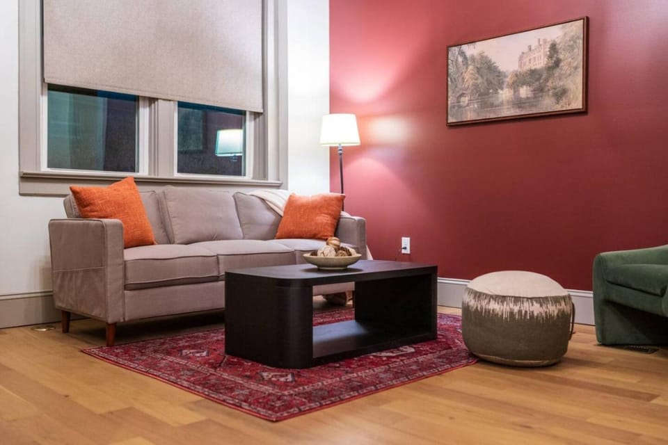 Scarlet Suite Apartment in Ozark Mountains