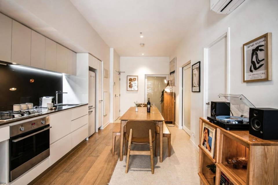 TV and multimedia, Dining area
