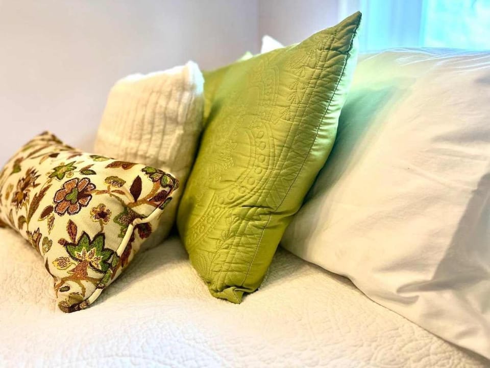 Merriam Family Suite - The Belvedere Inn Bed and Breakfast in Oswego