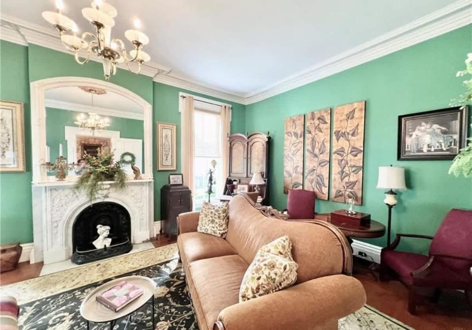 Merriam Family Suite - The Belvedere Inn Bed and Breakfast in Oswego