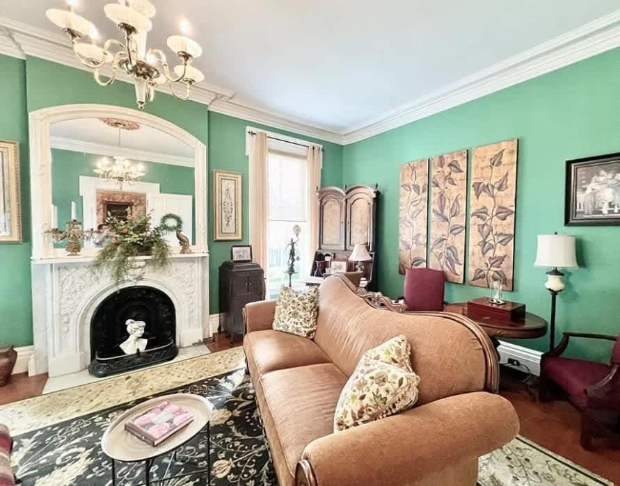 Gardenia Suite - The Belvedere Inn Bed and Breakfast in Oswego