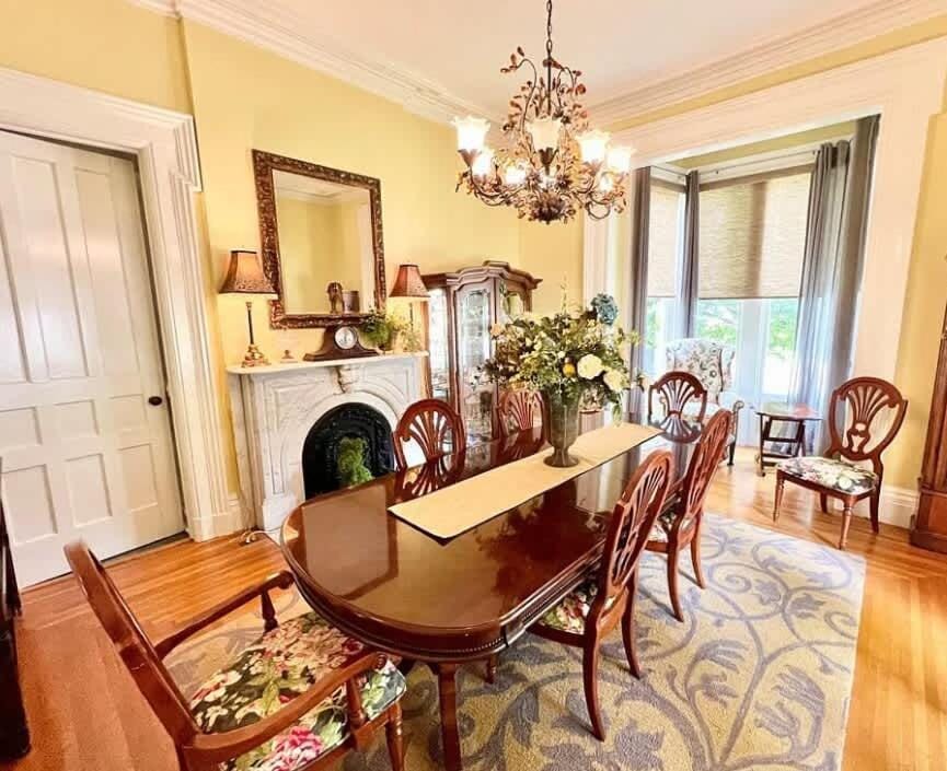 Gardenia Suite - The Belvedere Inn Bed and Breakfast in Oswego